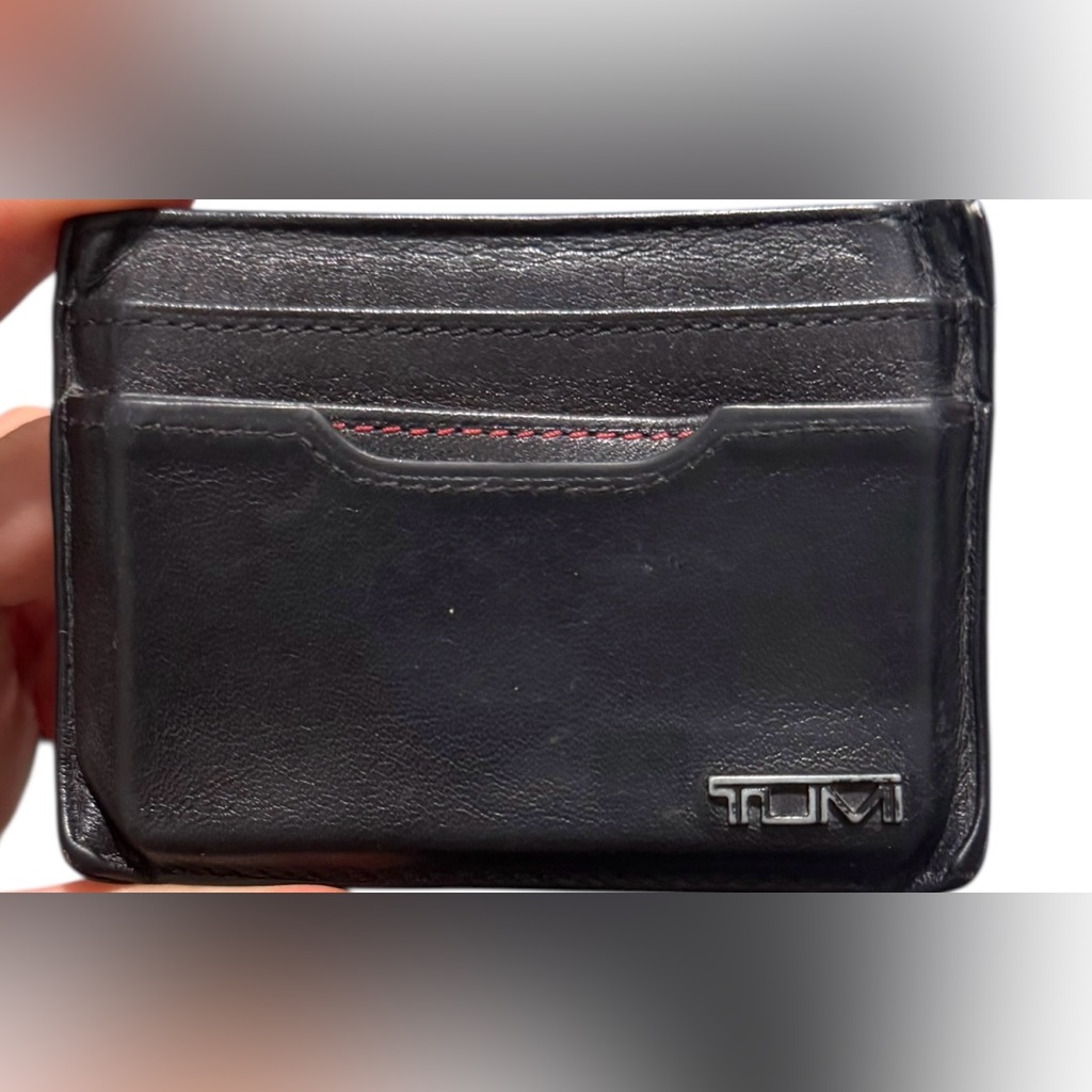 Tumi Black Leather Card Holder With Red Stitching Tumi Black Leather Card Holder With Red Stitching